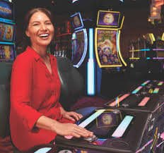 MK88 APP ဖြင့် Myanmar ကစားသမား ဘောလုံးနှင့် Esports ရလဒ်စစ်ဆေးနေသော မြင်ကွင်း